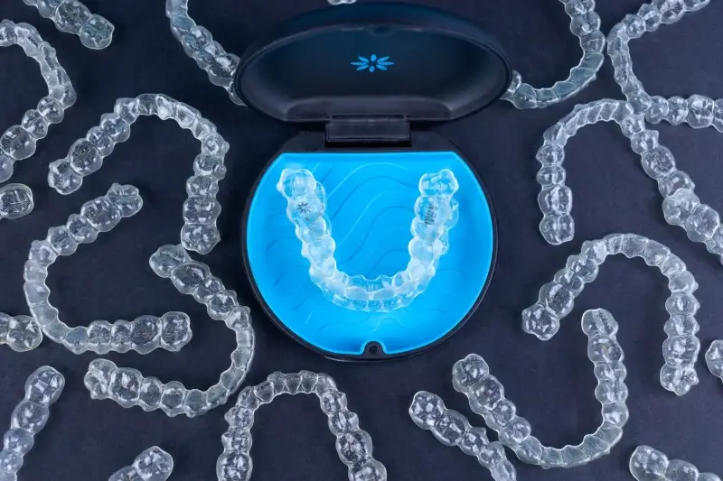 Aparat nakladkowy invisalign z warszawy